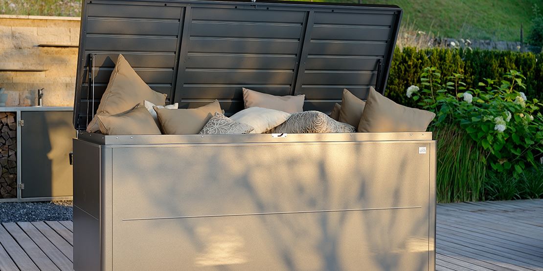 Loungebox mit Kissen